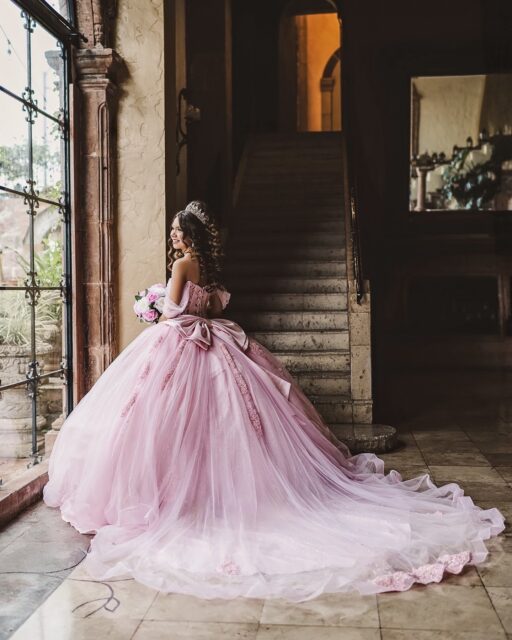 Happy 15th Birthday to this beautiful girl!! Now that her Quinceañera party is over, I can finally share her photos!